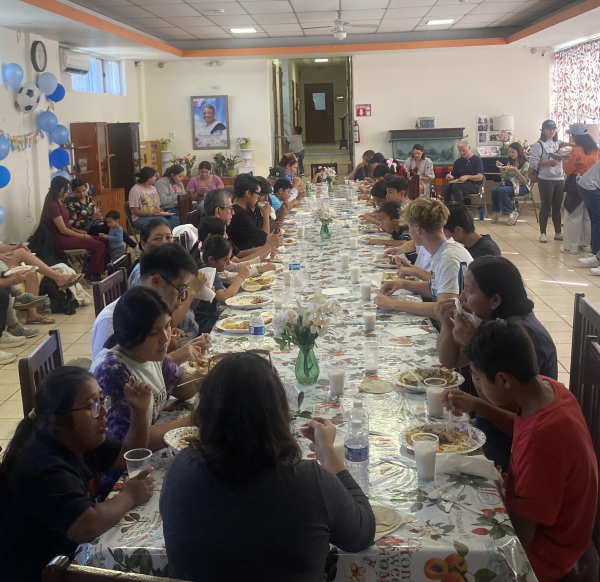 After a morning of games, the participants of the trip shared lunch with the orphans at the long table. Lunch displayed an array of authentic Tijuanian flavors, including chicken, beans, and homemade salsa. “Having lunch at one table and getting to talk and interact with them was a powerful experience,” Mia Gover (‘25), who helped organize the trip, said. 